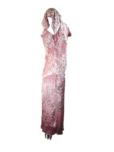 Vestido rosa palo con brocado floral marfil