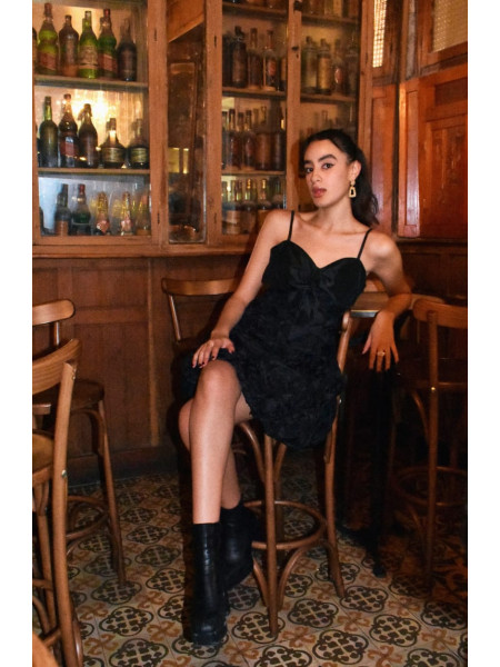 Vestido_Negro_Rosetones_foto_PaulaVila