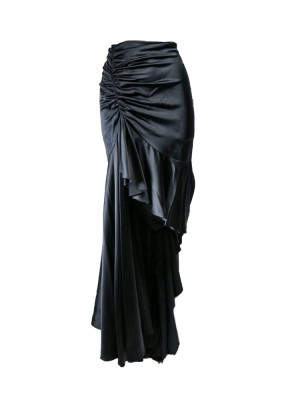 Falda_negra_cola__@lavilaclus_@iambyelle 2