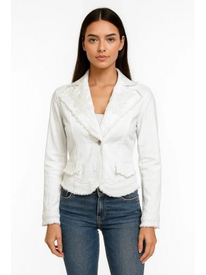 Chaqueta tejana blanca con flecos decorativos – Núria Aymerich