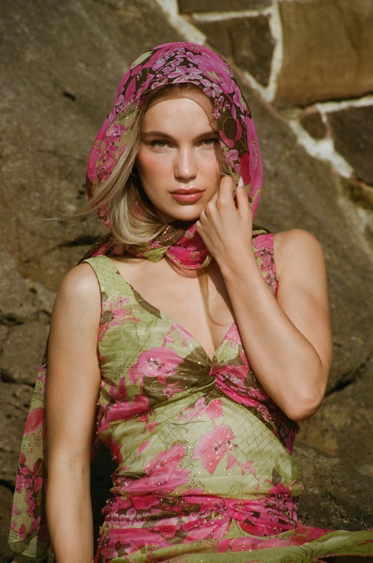 Vestido estampado con pedrer&iacute;a, verde