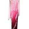 Vestido largo con pedrería, fumé transición rosa a fucsia