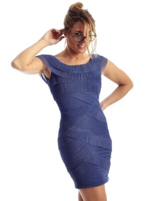 Vestido volantes en tela plisada azul