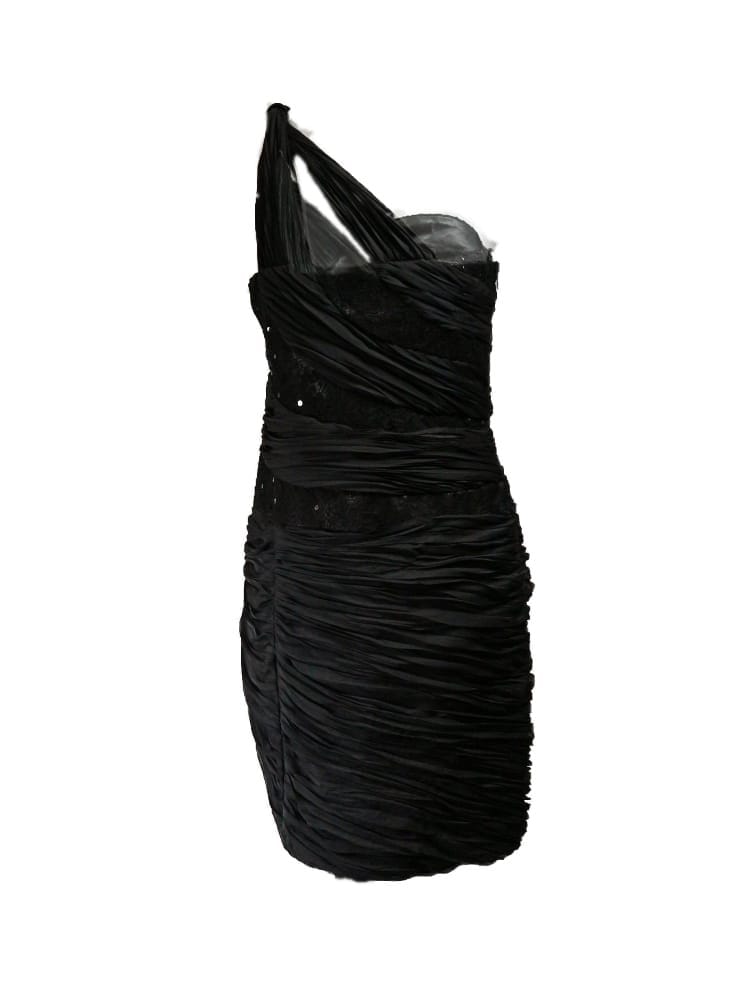Vestido drapeado de hombro asimétrico en color negro