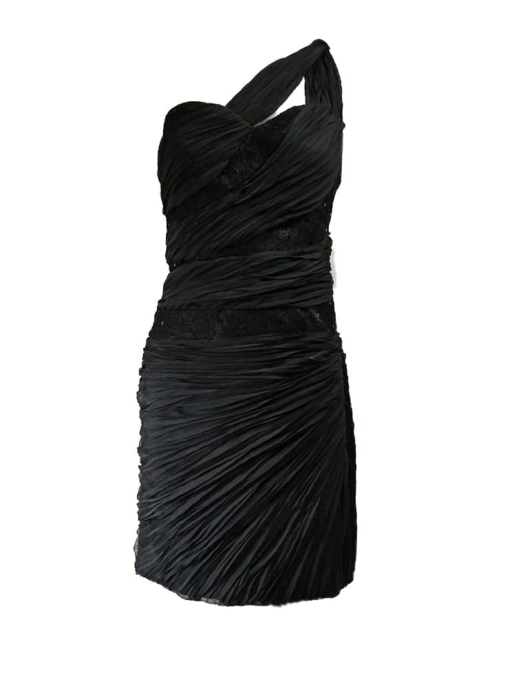 Vestido drapeado de hombro asimétrico en color negro