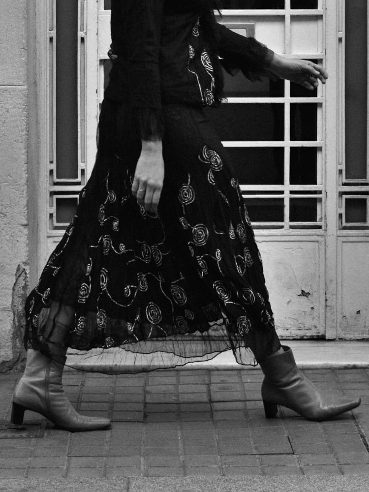 Conjunto_Chaqueta_Falda_Negro_foto:_PaulaVila Conjunto_Chaqueta_Falda_Negro_foto:_PaulaVila