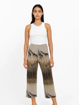 Pantalón pirata estampado jirafas azul tierra – Núria Aymerich