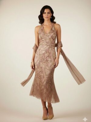 Vestido elegante con estampado floral.