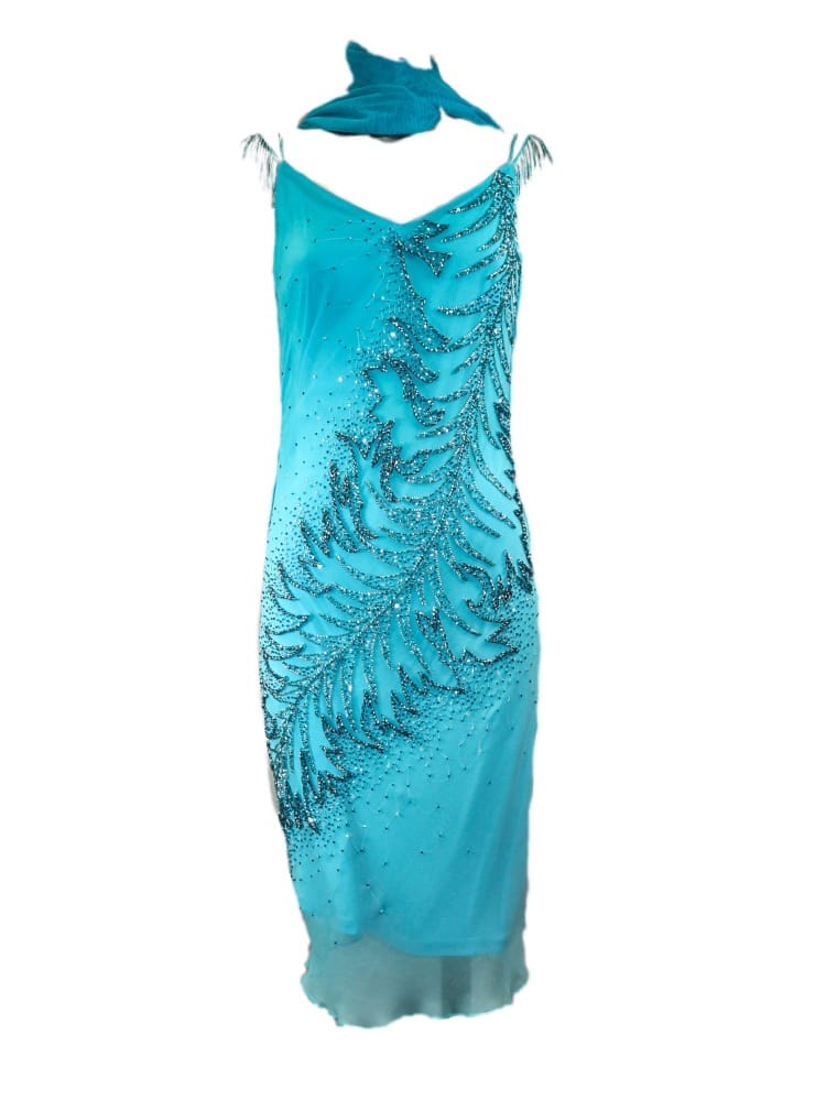 Vestido V midi azul con pedrería Vestido V midi azul con pedrería