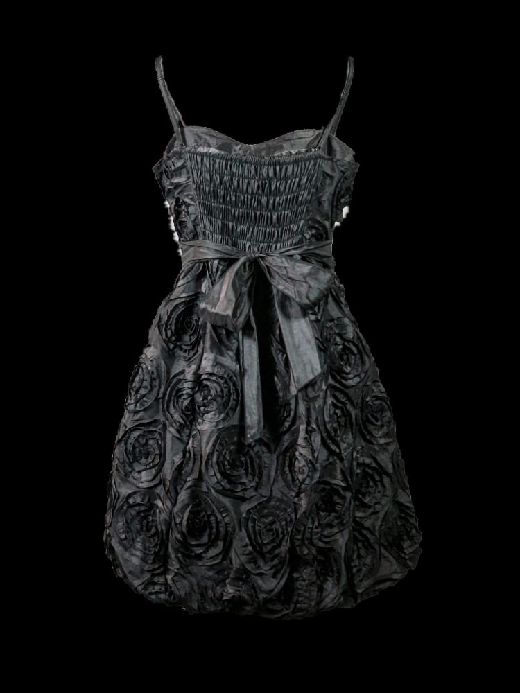 Vestido corto balloon, negro, con rosetones Vestido corto balloon, negro, con rosetones