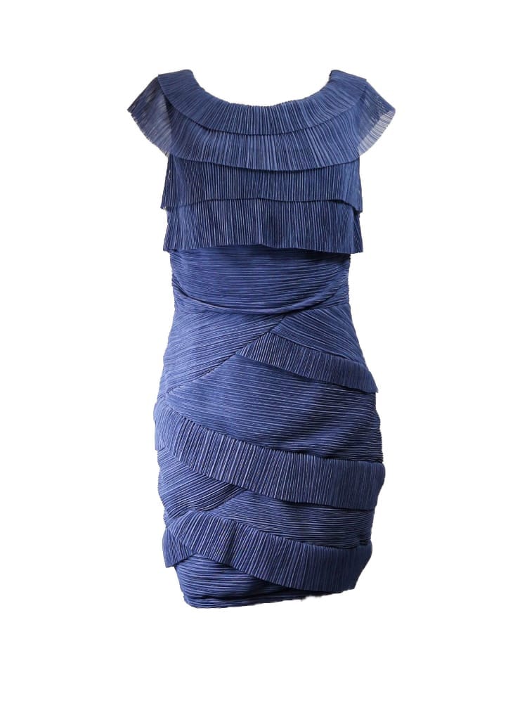 Vestido volantes en tela plisada azul