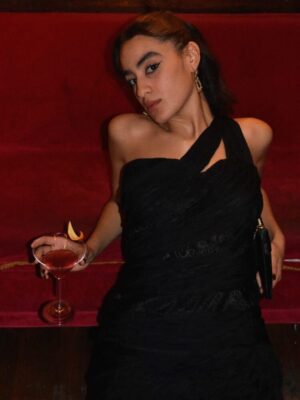 Vestido_negro__@lavilaclus_@iambyelle
