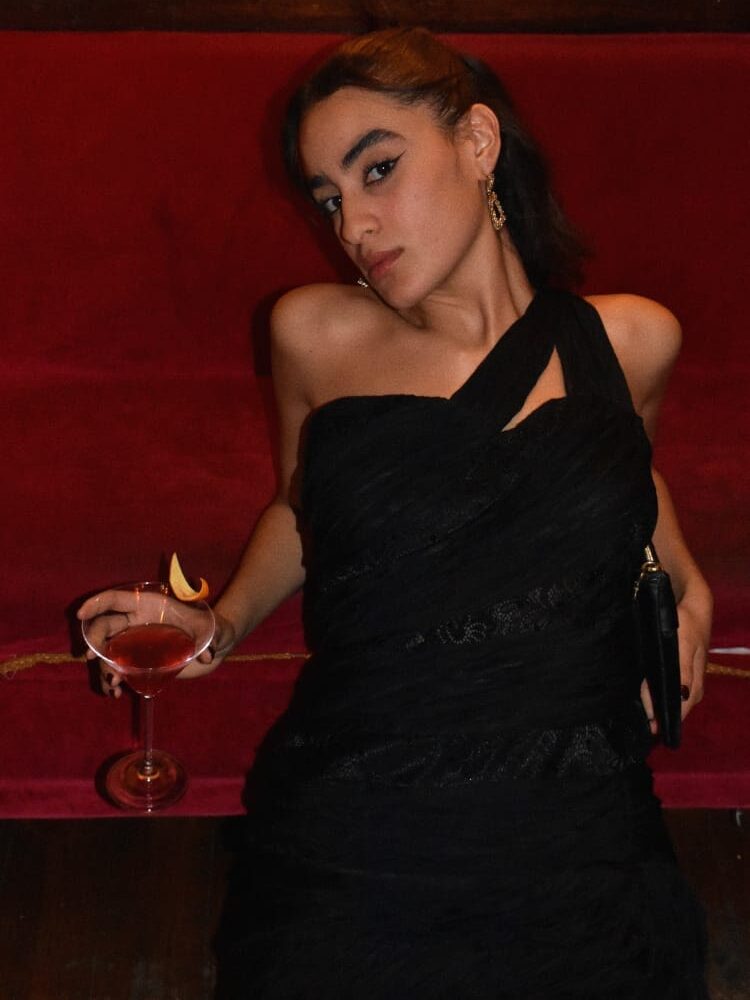 Vestido_negro__@lavilaclus_@iambyelle